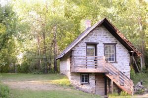 Cabin at the Huber Grove